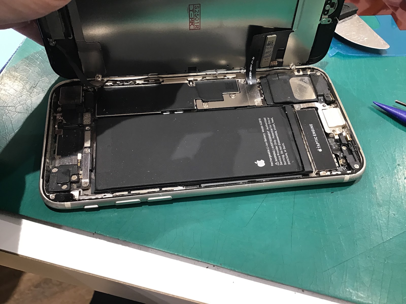 iPhoneSE3のバッテリー交換を承りました！【スマホ修理工房丸井錦糸町店】